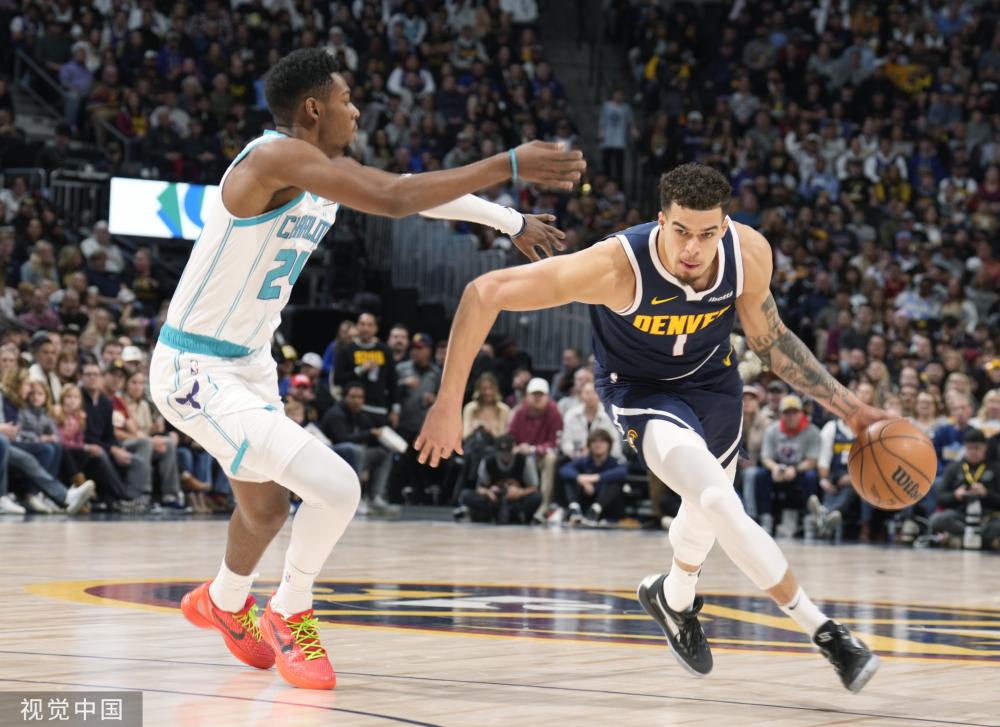 了雷鸣般的 了雷鸣般的