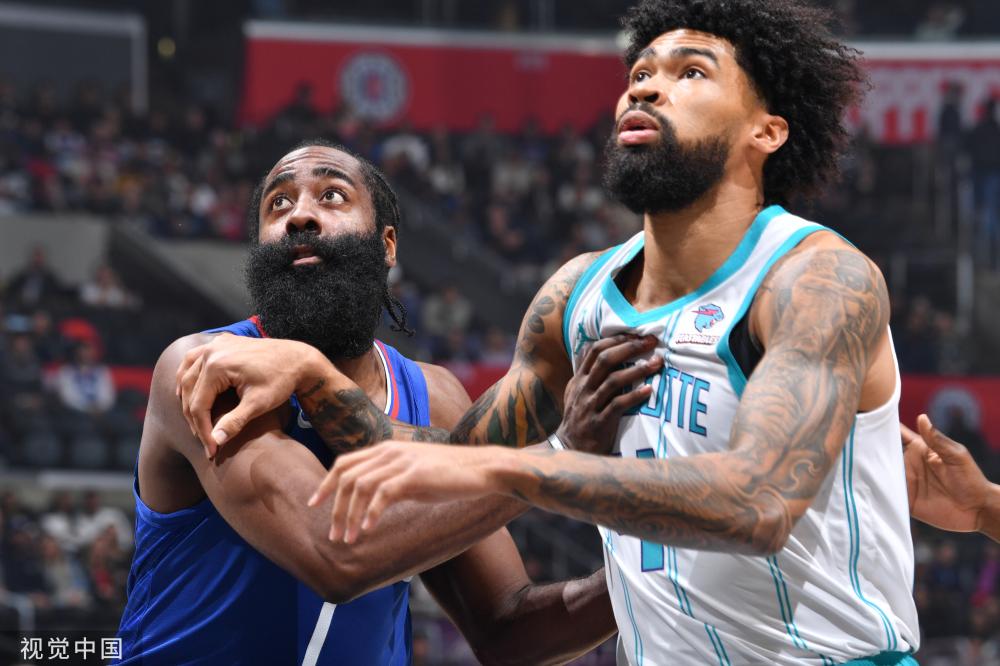 他正在适应 他正在适应